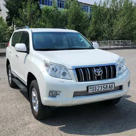 Toyota Land Cruiser Prado 2013