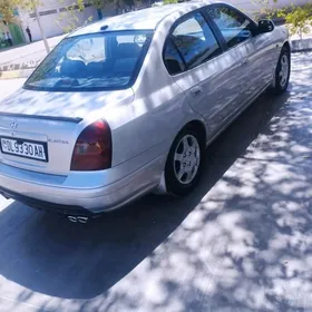 Hyundai Elantra 2001