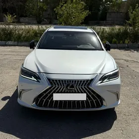 Lexus ES 350 2021