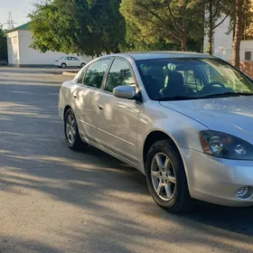 Nissan Altima 2004