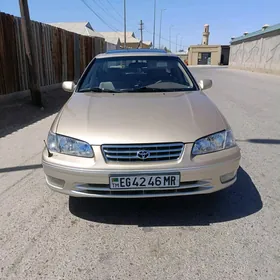 Toyota Camry 2000