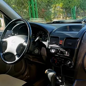Nissan Sunny 2002