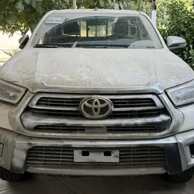Toyota Hilux 2025