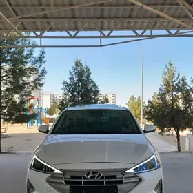 Hyundai Elantra 2020