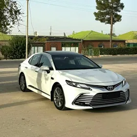 Toyota Camry 2020