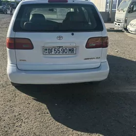 Toyota Sienna 2002