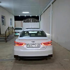Toyota Camry 2021