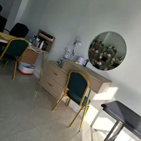 Gyzlar ùçin salon