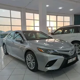 Toyota Camry 2019