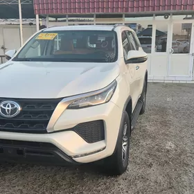 Toyota Fortuner 2021