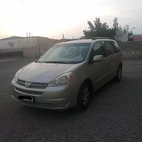 Toyota Sienna 2004