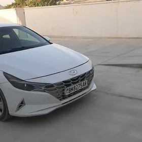Hyundai Elantra 2022