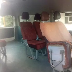 Toyota Hiace 2012