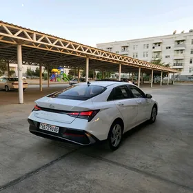 Hyundai Elantra 2024