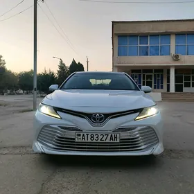 Toyota Camry 2020