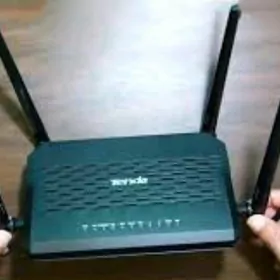 TENDA D305 ROUTER