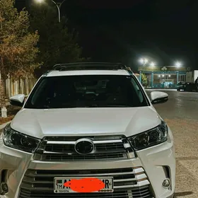 Toyota Highlander 2019