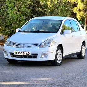 Nissan Tiida 2010
