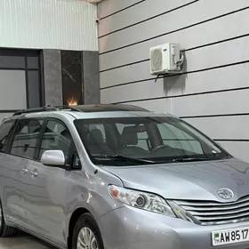 Toyota Sienna 2012