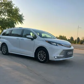 Toyota Sienna 2021