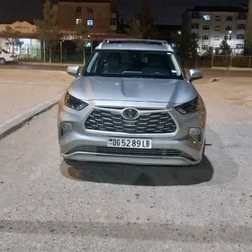 Toyota Highlander 2022