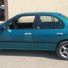 Nissan Primera 1996