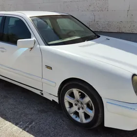 Mercedes-Benz E320 1998