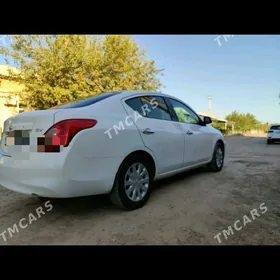 Nissan Versa 2012