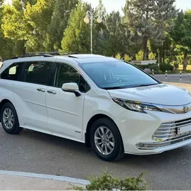 Toyota Sienna 2021