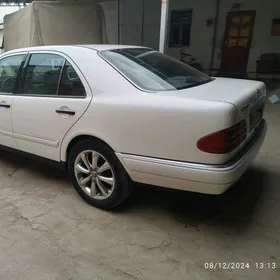 Mercedes-Benz E320 1998