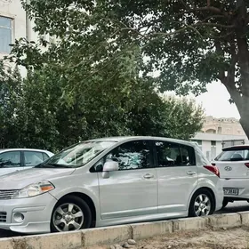 Nissan Versa 2010