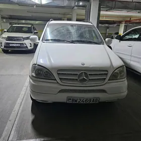 Mercedes-Benz M-Class 2000