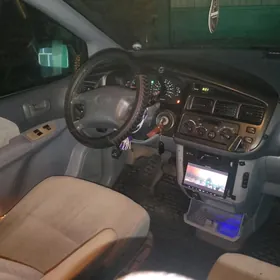 Toyota Sienna 1999