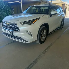 Toyota Highlander 2021