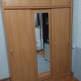 Шкаф