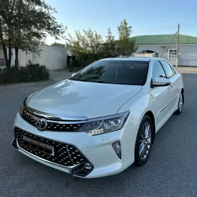 Toyota Camry 2017