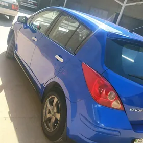 Nissan Versa 2011