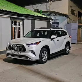 Toyota Highlander 2021