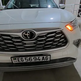 Toyota Highlander 2020