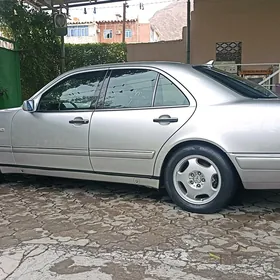Mercedes-Benz E320 1999