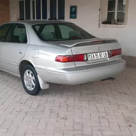 Toyota Camry 2001
