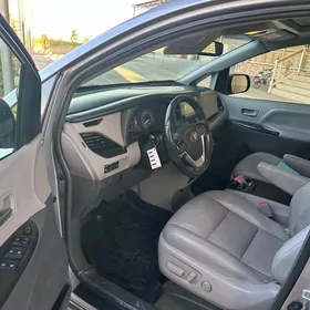 Toyota Sienna 2018