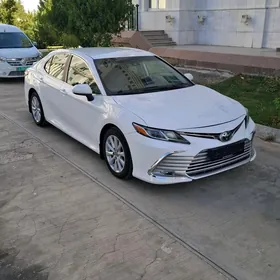 Toyota Camry 2020