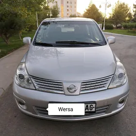 Nissan Versa 2012