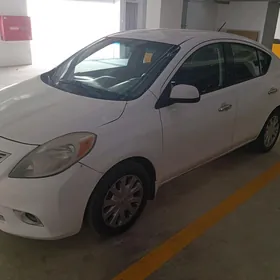 Nissan Versa 2012