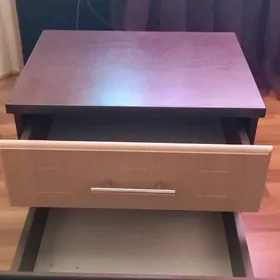 прикроватные тумбочки