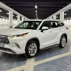 Toyota Highlander 2021