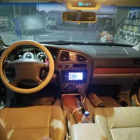 Infiniti QX4 2002