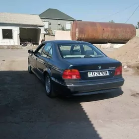 BMW E39 1998