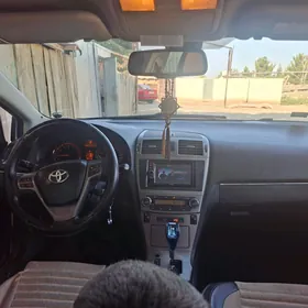 Toyota Avensis 2012